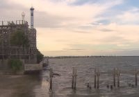 Neighbors in Kemah prepare for worst with Hurricane Laura ahead of evacuation